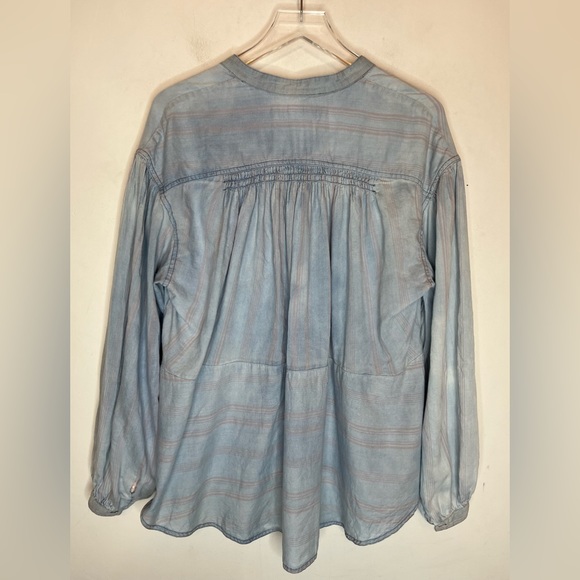 Free People We The Free Lace Up Chambray Top size Small - Picture 2 of 6